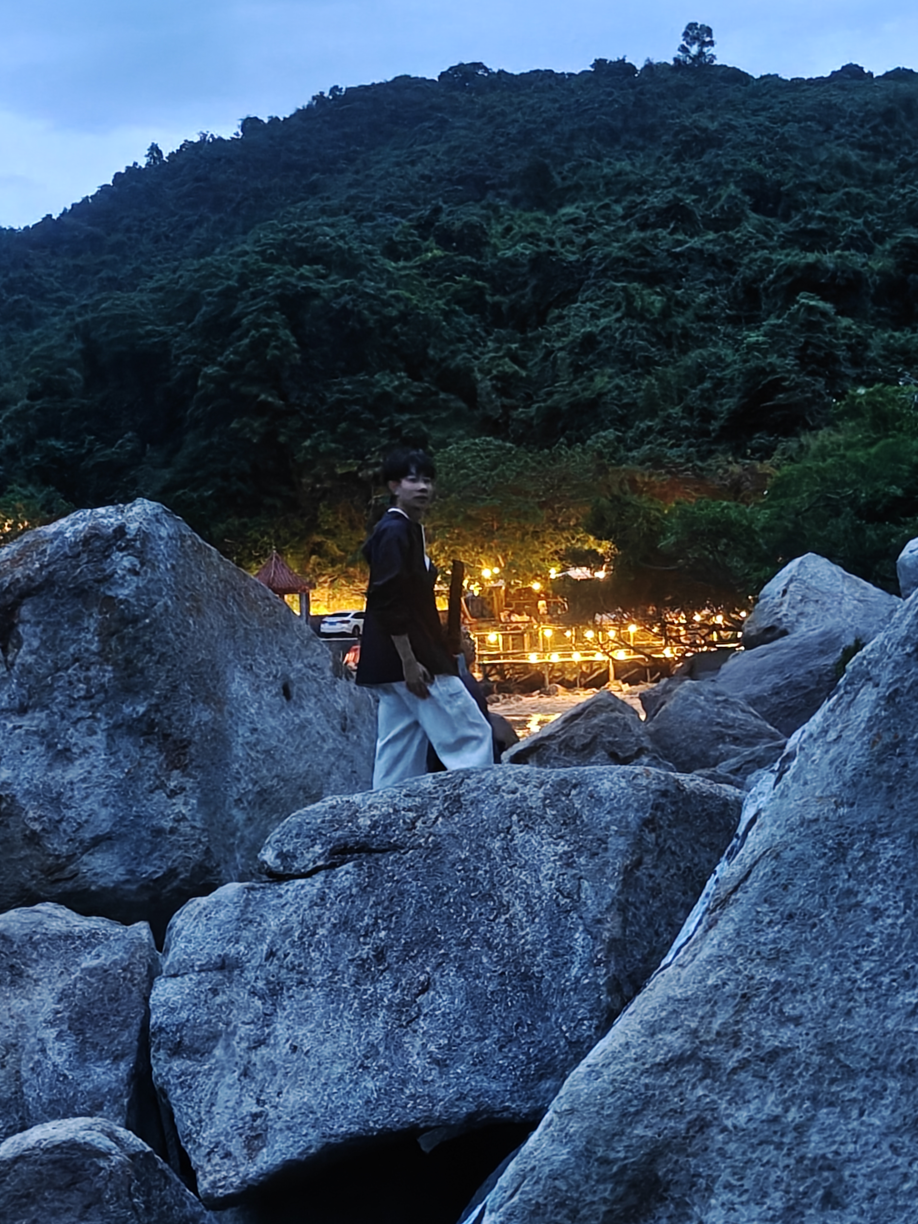 天黑前的鹅公湾